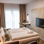 Hotel Platzhirsch Living Kelsterbach