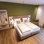 Отель Platzhirsch Living Кельстербах